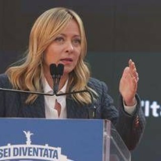 Meloni ad Atreju: "Italiani si fidano del governo". Stoccata a Schlein: "Chi non viene qui non ha contenuti" Meloni ad Atreju: "Italiani si fidano del governo". Stoccata a Schlein: "Chi non viene qui non ha contenuti"