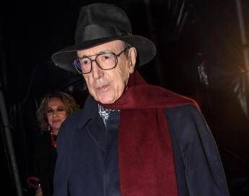 Teatro all'asta, appello in rima di Pingitore: "Salvate il Salone Margherita" Teatro all'asta, appello in rima di Pingitore: "Salvate il Salone Margherita"