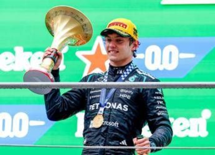 Antonelli torna in Italia e ringrazia Sinner e Tomba: "Sorpreso dalla dedica di Jannik, Alberto è leggenda"