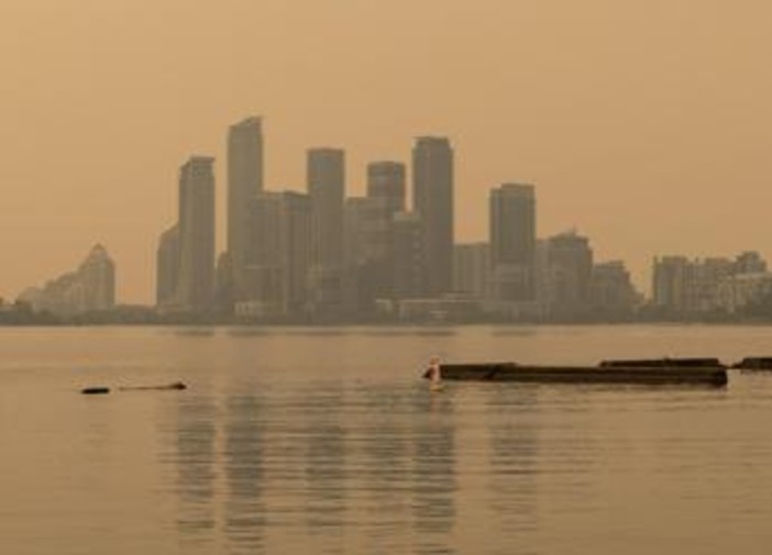 Canada, oltre 200 incendi fuori controllo: fumo 'invade' gli Usa Canada, oltre 200 incendi fuori controllo: fumo 'invade' gli Usa