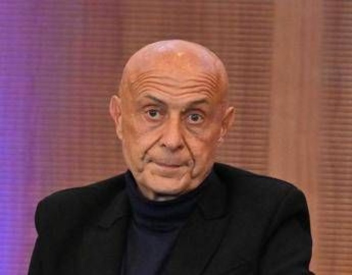 Minniti: "Il Mediterraneo è tornato al centro del mondo". Il seminario italo-spagnolo Minniti: "Il Mediterraneo è tornato al centro del mondo". Il seminario italo-spagnolo