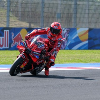 Marc Marquez domina Practice a Misano, tre italiani alle sue spalle