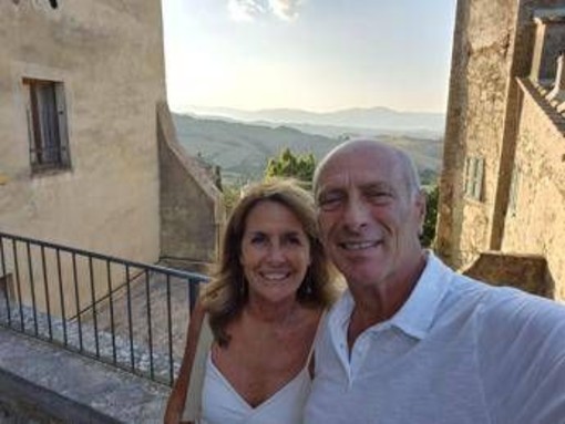 Massimo Caputi, morta improvvisamente la moglie Roberta: "Eri la mia stella polare" Massimo Caputi, morta improvvisamente la moglie Roberta: "Eri la mia stella polare"