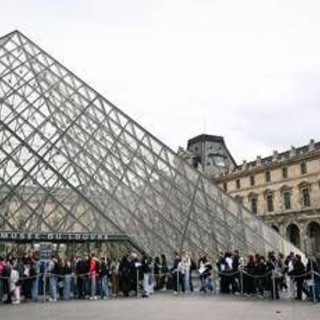 Louvre aumenta del 45% il prezzo dei biglietti per i visitatori extra-europei