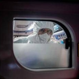Covid, Casa Bianca rilancia tesi fuga laboratorio: Fauci nel mirino