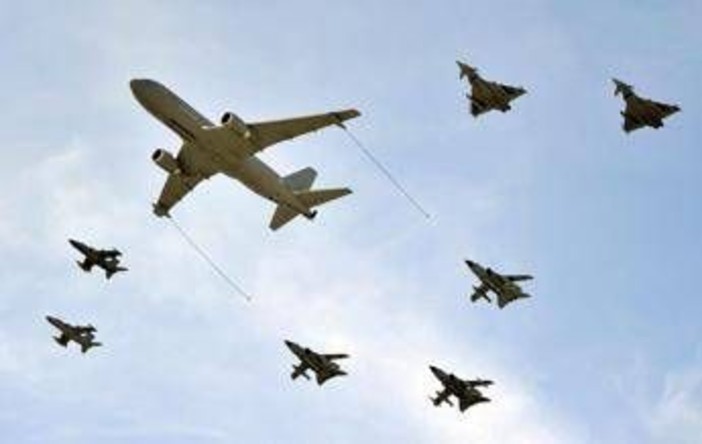 Steadfast Noon, a breve esercitazione nucleare Nato in Italia. Tricarico: "Se è monito a Putin non serviva benzina sul fuoco" Steadfast Noon, a breve esercitazione nucleare Nato in Italia. Tricarico: "Se è monito a Putin non serviva benzina sul fuoco"