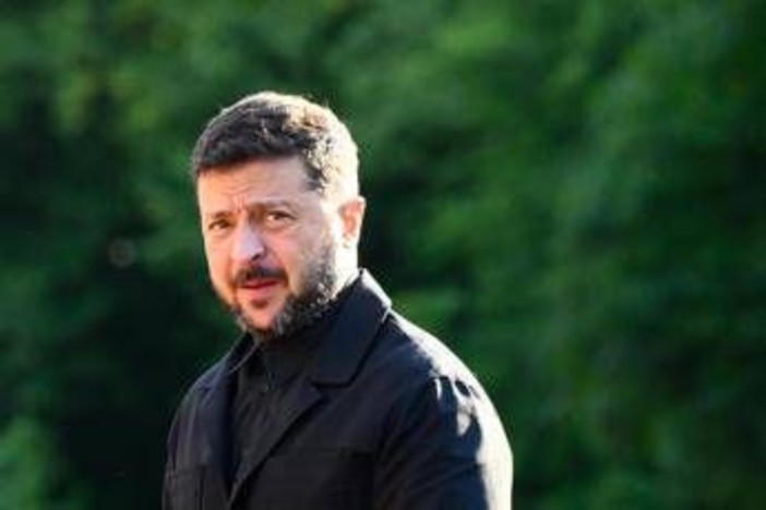 Ucraina, Zelensky parla con Trump: &quot;Discusso di come raggiungere tregua e vera pace&quot;