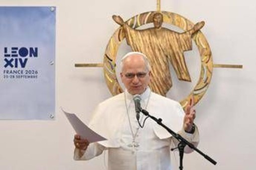 Papa Leone XIV in Francia, il messaggio da Parigi: "La storia non è scritta da chi si impone" Papa Leone XIV in Francia, il messaggio da Parigi: "La storia non è scritta da chi si impone"