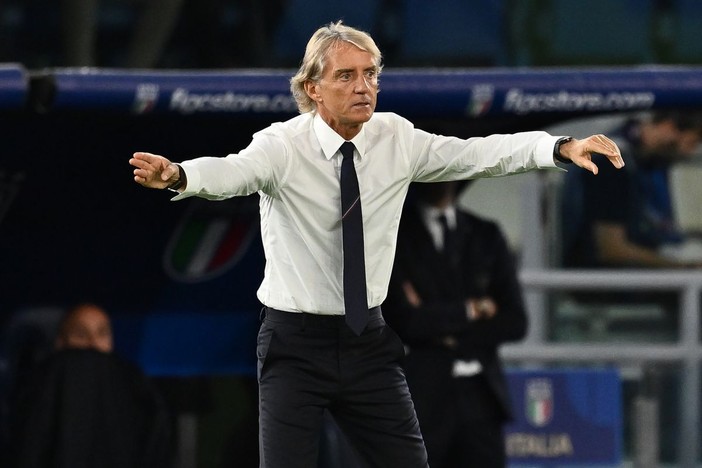 Mancini divide il gruppo, dieci azzurri non partono per la Turchia Mancini divide il gruppo, dieci azzurri non partono per la Turchia