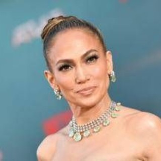 Jennifer Lopez e gli auguri di Natale, il selfie non 'convince'