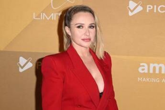 Hayden Panettiere, la madre accusa ex compagno della figlia: "Era con lei quando è morta" Hayden Panettiere, la madre accusa ex compagno della figlia: "Era con lei quando è morta"