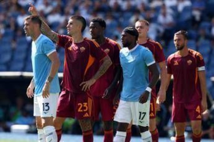 Roma-Lazio, proposta di giocare domenica alle 12 'non percorribile': Lega Calcio ricorre al Tar Roma-Lazio, proposta di giocare domenica alle 12 'non percorribile': Lega Calcio ricorre al Tar