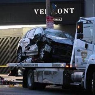 Usa, auto sulla folla a Los Angeles: 28 feriti, uno da arma da fuoco