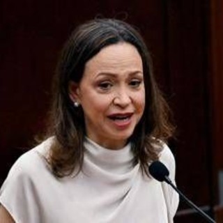 Maria Corina Machado torna in Venezuela dopo quasi un anno di esilio: "Sono qui. Con voi" Maria Corina Machado torna in Venezuela dopo quasi un anno di esilio: "Sono qui. Con voi"