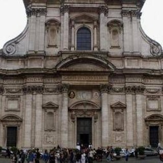 Roma, cadono lastre impalcatura chiesa Sant'Ignazio: ferita 16enne in gita