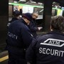 "Cosa guardi? Sono uomo e musulmano", sfregia una ragazza in metro a Milano
