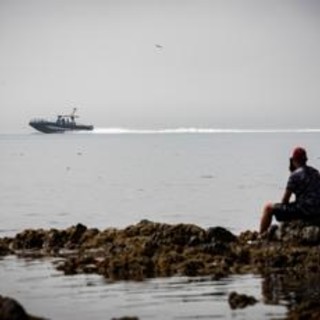 Ceuta, migranti dal Marocco arrivati a Gibilterra. El Mundo: "Venti persone bloccate"
