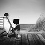 In ferie senza e-mail e chat? Ecco come organizzarsi per staccare davvero la spina dal lavoro