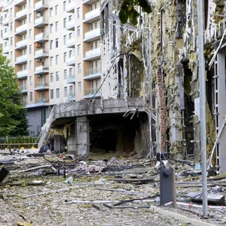 Riprendono gli attacchi russi su Kiev, almeno due morti e sette feriti