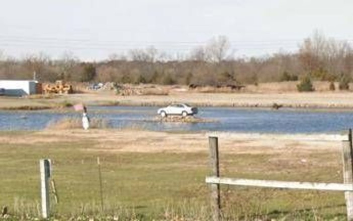 Volvo Island, l’isola bizzarra dove una Volvo S80 è parcheggiata da più di un decennio