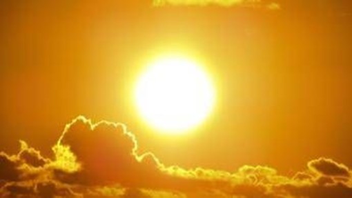 Caldo non cede nel weekend, sabato tornano i bollini arancioni: le città più roventi Caldo non cede nel weekend, sabato tornano i bollini arancioni: le città più roventi