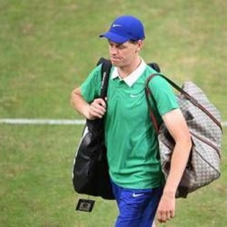Sinner si spegne, sconfitto da Bublik secondo turno di Halle