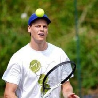 Sinner a Wimbledon, incognita erba e rischio infortuni: cosa dice l'esperto