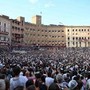 Palio di Siena, domani la grande sfida dell'Assunta: dove vederla in tv Palio di Siena, domani la grande sfida dell'Assunta: dove vederla in tv