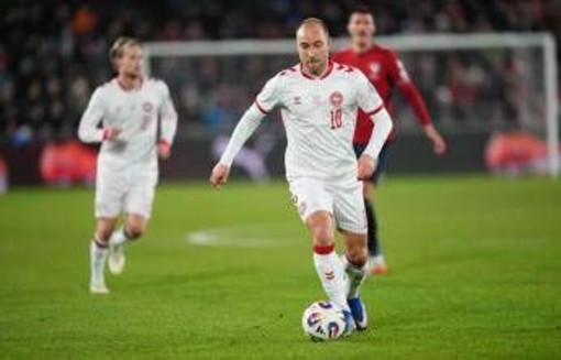 Mondiali, medico Danimarca: "Eriksen di buon umore dopo malore in amichevole" Mondiali, medico Danimarca: "Eriksen di buon umore dopo malore in amichevole"