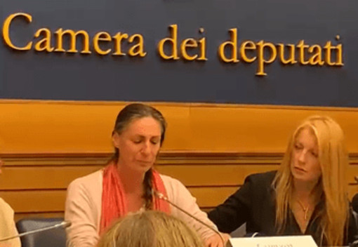 Famiglia nel bosco, la mamma: "I miei figli stanno subendo una crudeltà estrema"