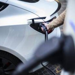 Auto elettriche, oggi il nuovo click day per gli incentivi