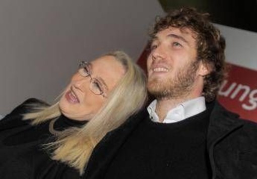 Eleonora Giorgi, un anno dalla morte: il messaggio 'segreto' per il nipote Gabriele Eleonora Giorgi, un anno dalla morte: il messaggio 'segreto' per il nipote Gabriele