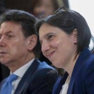 "Opposizione frammentata riuscirà a unirsi contro Meloni?", lo scenario politico italiano visto dal Financial Times