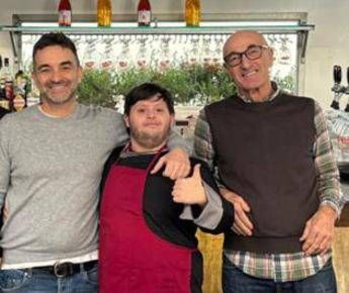 "Io qui lavoro", il ristorante che forma i ragazzi a Ostia