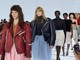 Prada, la gonna è un'ossessione e un invito alla contraddizione Prada, la gonna è un'ossessione e un invito alla contraddizione