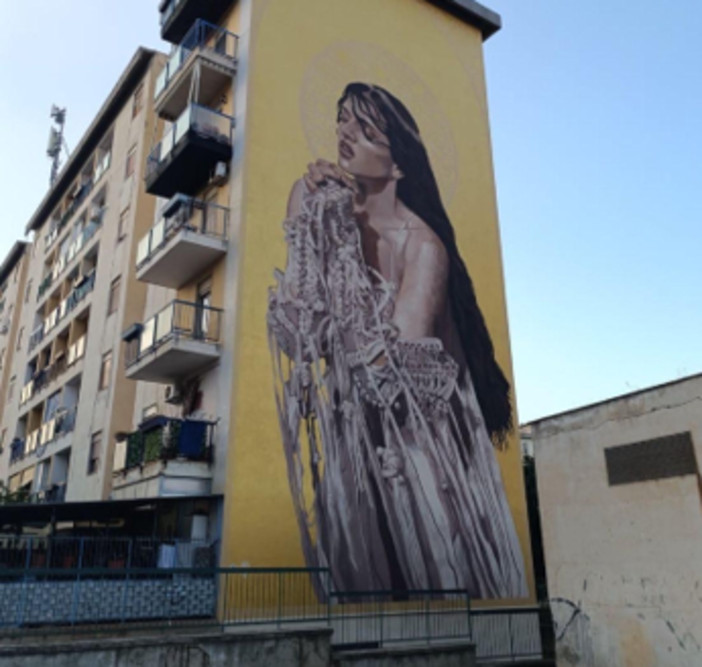 Rosalìa 'protagonista' a Palermo, spunta il murales nel cuore della città: l'omaggio Rosalìa 'protagonista' a Palermo, spunta il murales nel cuore della città: l'omaggio