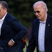 Joe Biden, il figlio Hunter rivela: "Il cancro di mio padre si è diffuso alle ossa, è molto doloroso"