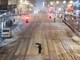 Tempesta di neve negli Usa, 5mila voli cancellati: a New York strade e ponti chiusi
