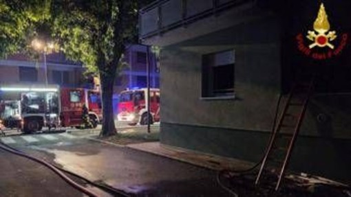 Dramma a Lucca, incendio nella notte a San Vito: 2 morti e 13 feriti