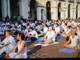 Giornata dello yoga a Torino, &quot;meditazione&quot; in piazza Castello con il centro Krishna Lila