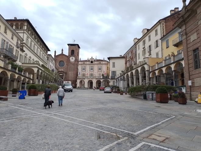 Moncalieri, abbonamento scontato in zona blu per i lavoratori della scuola Moncalieri, abbonamento scontato in zona blu per i lavoratori della scuola